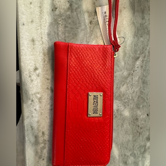 Kenneth Cole Reaction wallet in Red new with tags - Picture 1 of 5